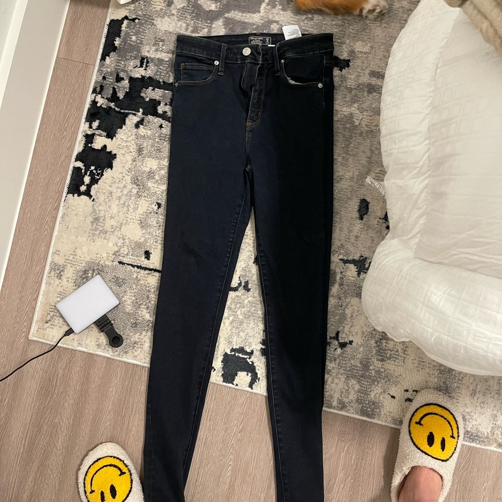 Abercrombie skinny jeans size 25 both worn once